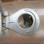 grass_feeder_dec08_screw_600 Hidden screw - the key to removing the portholes